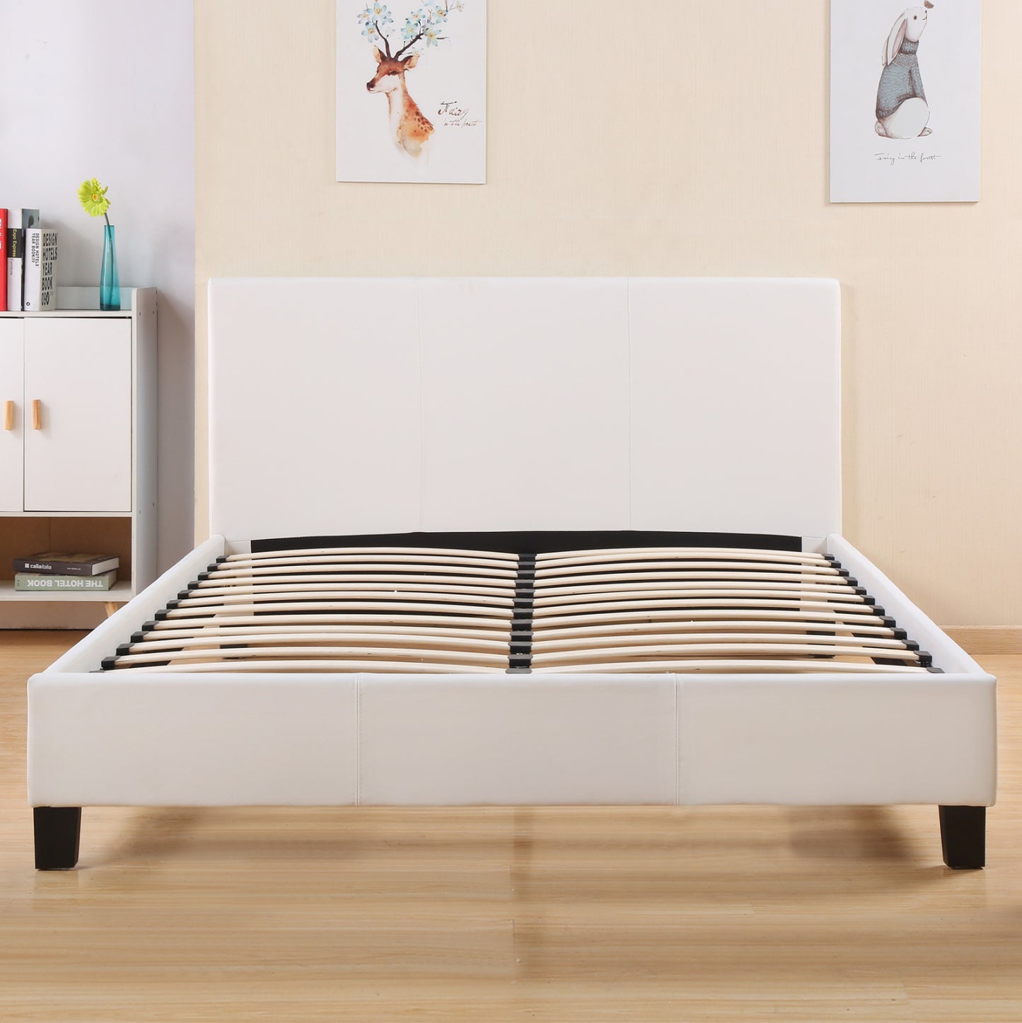 Bed Becca with White PU HM553.01 150x200 cm