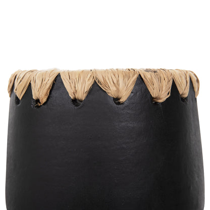 DECORATIVE VASE HM4368 TERRACOTTA IN BLACK WITH STRAW WEAVING ON THE RIM Φ13x16Hcm.