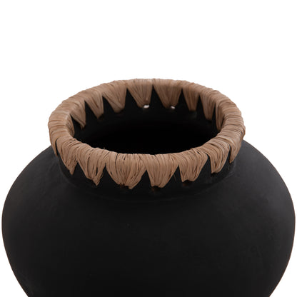 DECORATIVE VASE RENTON(S) HM4733 TERRACOTTA IN BLACK-STRAW WEAVING ON THE RIM Φ23x19Hcm.
