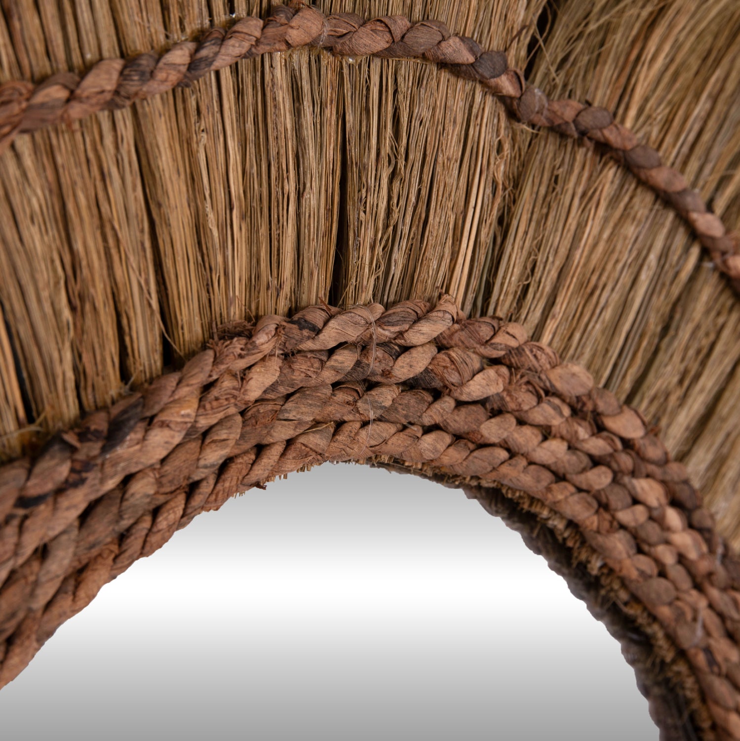 MIRROR ROUND WITH BANANA BARK FIBER FRAME IN NATURAL COLOR 130x4x130Hcm.HM7734